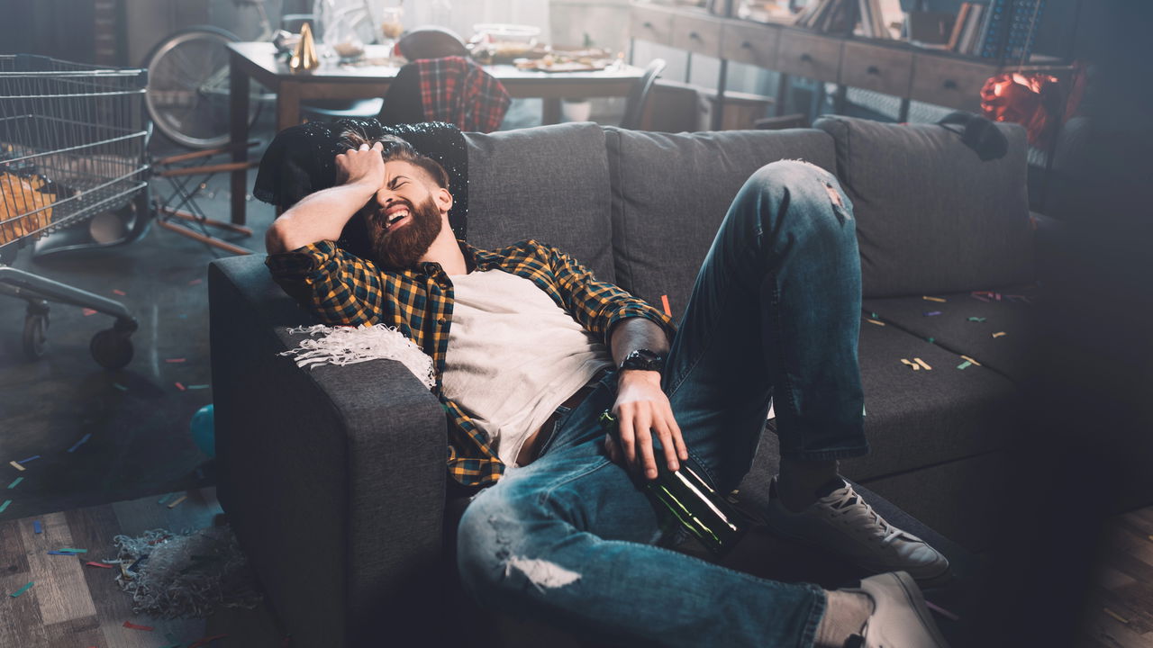 Veja 6 dicas que curam a ressaca rápido e sem esforço