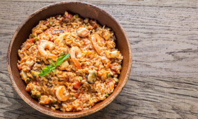 Faça agora! A regra de ouro do risoto de camarão para não perder o ponto