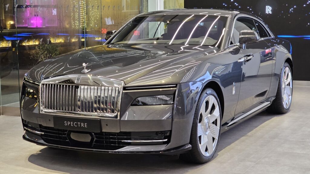 Os 3 carros mais caros que você vê rodando no Brasil