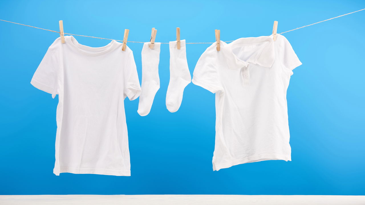 O trio imbatível! Bicarbonato, vinagre e limão fazem mágica nas suas roupas