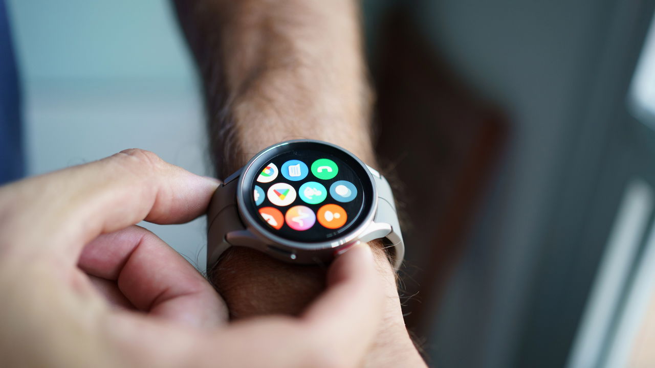 Smartwatch que monitora pressão em tempo real viraliza na web