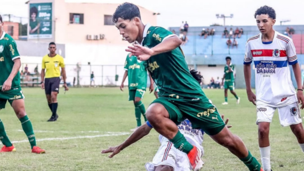 Ian Ângelo se junta ao Ibrachina FC: Promessa do futebol brasileiro