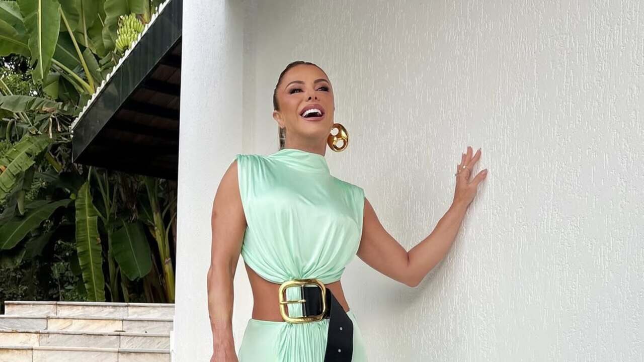 Não vai acreditar! Poliana Rocha repete vestido de R$ 20 mil e quebra regra da moda