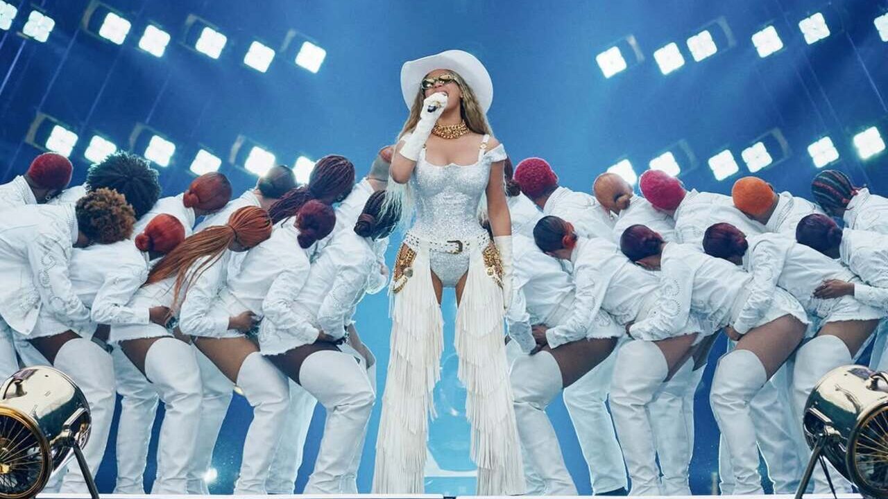 O que aconteceu com a calça de Beyoncé na estreia da turnê 'Cowboy Carter' em Londres?