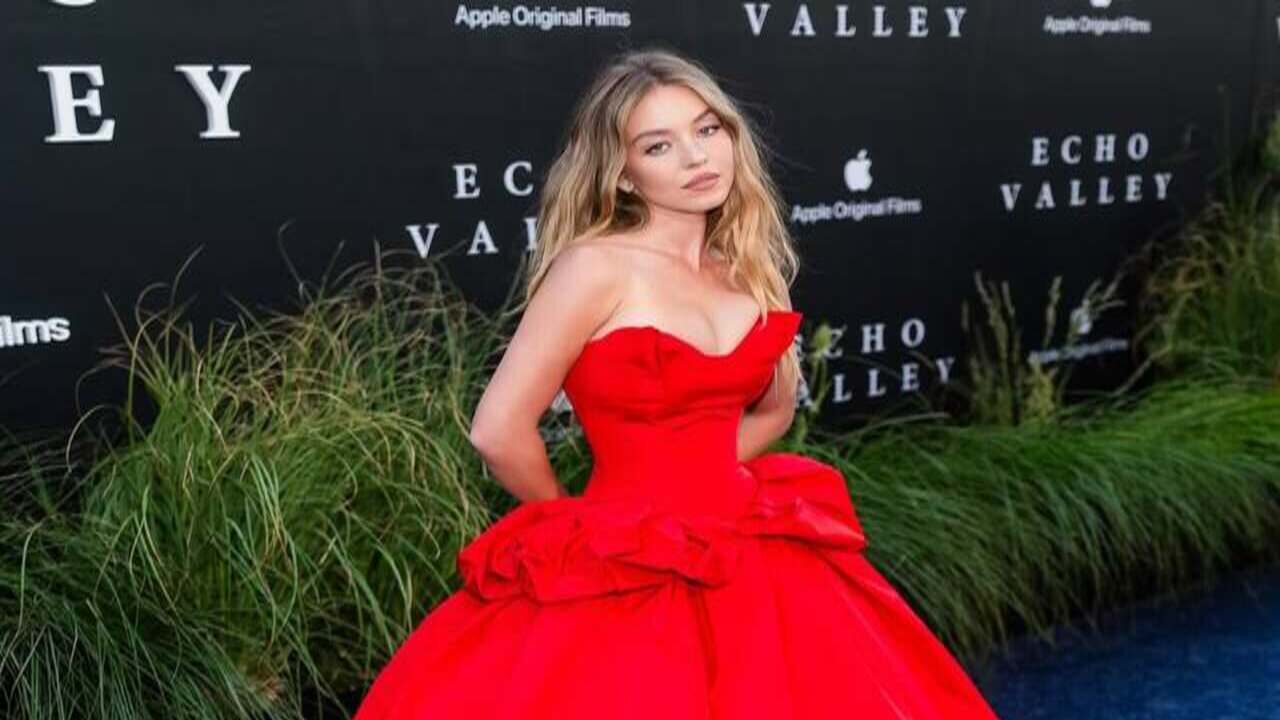 O fenômeno Sydney Sweeney! Por que seus looks vintage são tendência em 2025