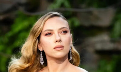 O visual jurássico de Scarlett Johansson! ela chocou com look inspirado em répteis!