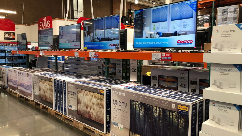 3 Smart TVs com imagem absurda por menos de R$ 2.500
