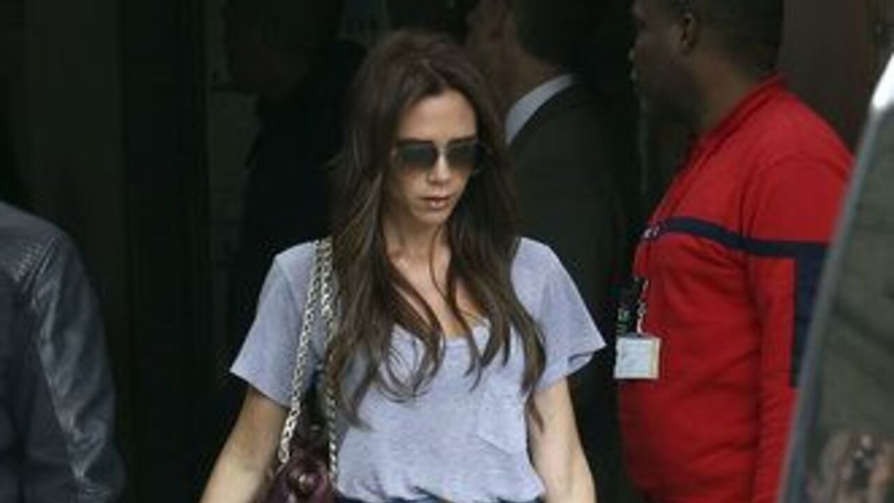 De Victoria Beckham a você! O motivo da obsessão pelas calças wide leg revelado