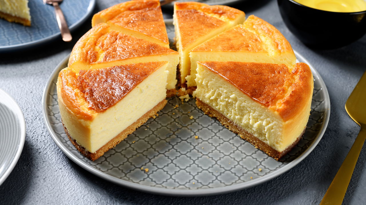 Faça o bolo de 3 ingredientes com chocolate e cream cheese em minutos!