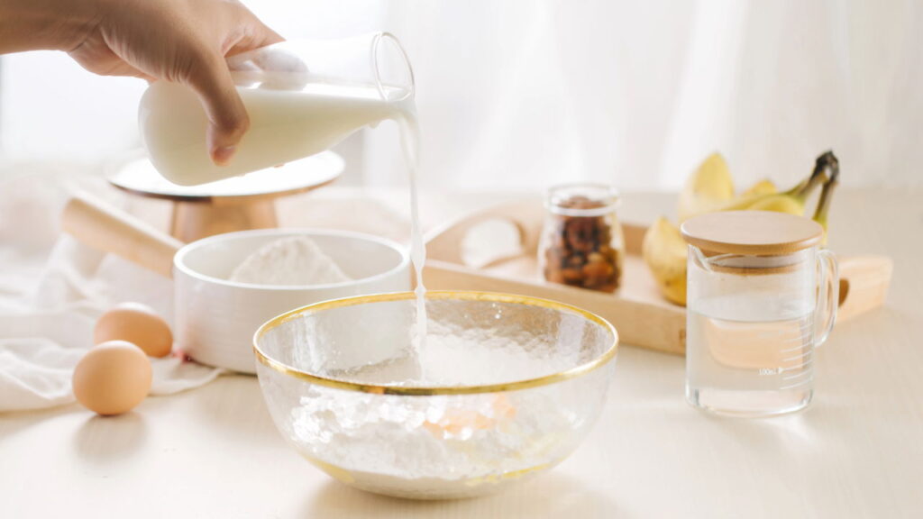 Receita simples de bolo de leite que todo mundo ama
