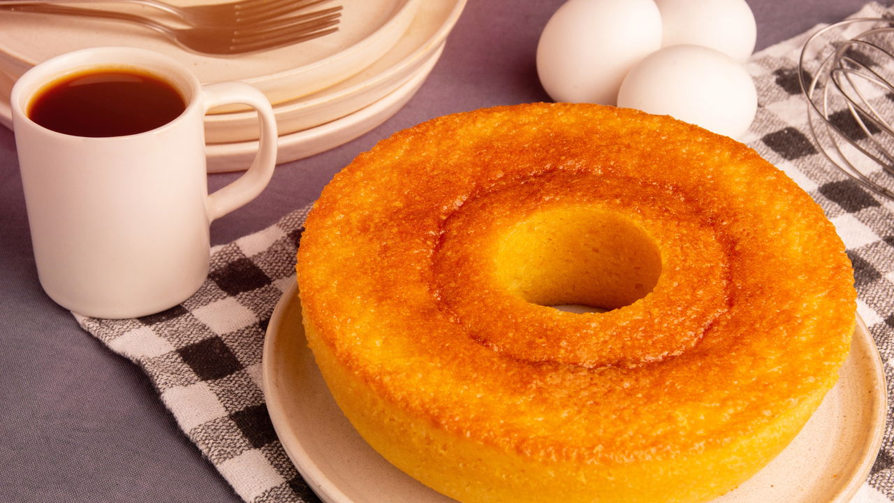 Como fazer um bolo de pamonha úmido e fofinho em casa