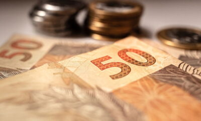 Você pode receber seu 13° antes do Natal com este benefício