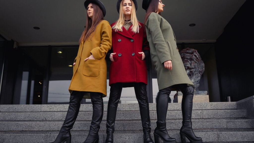Casacos longos dominam o inverno e surpreendem pelo estilo