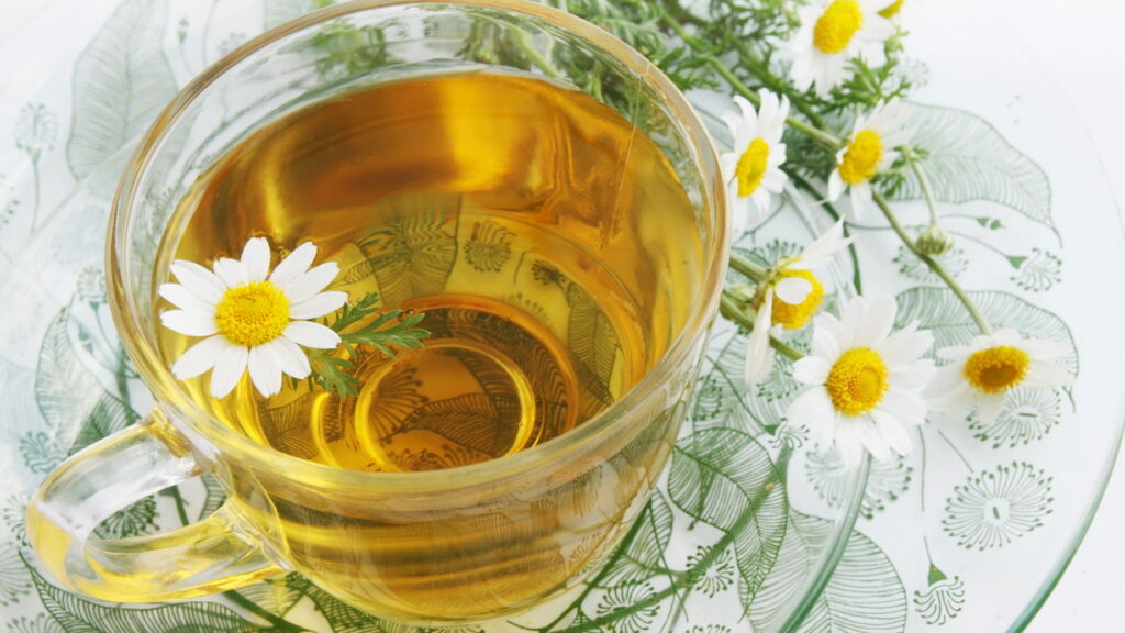 Esse chá tem efeito calmante e ajuda a dormir pesado
