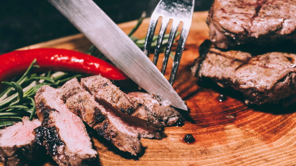 Esse acompanhamento vai fazer seu churrasco subir de nível