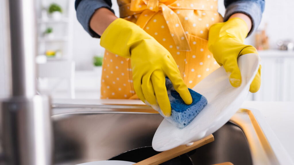 Por que o detergente neutro é a arma secreta da limpeza