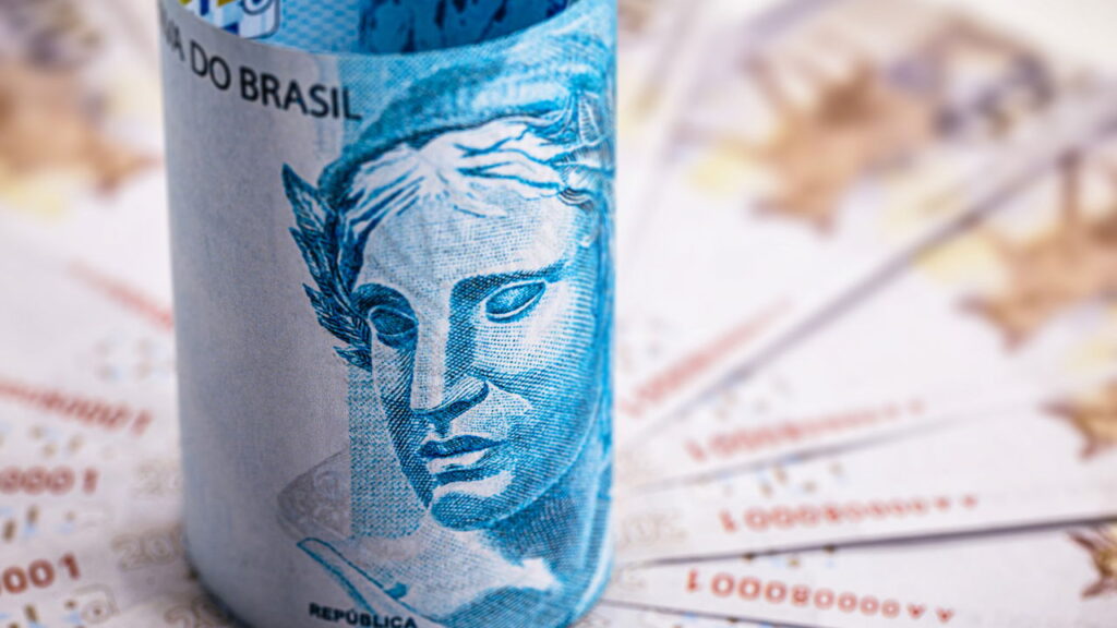 Benefício garante R$ 1.518 a idosos e pessoas com deficiência