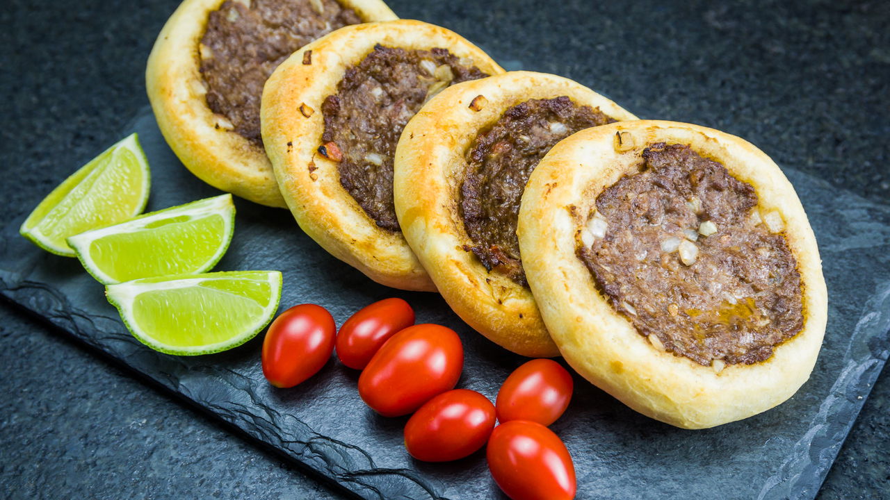 Receita de esfirras caseira fácil e deliciosa