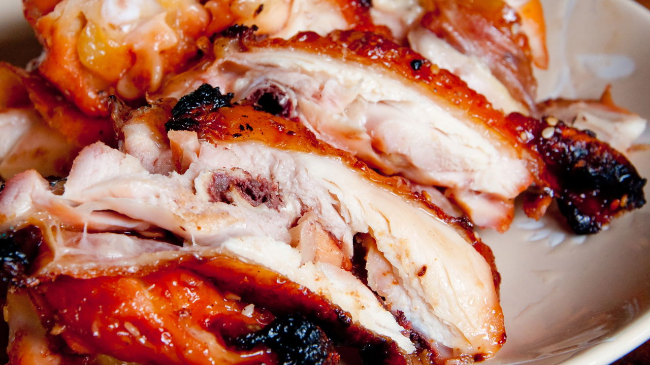 A melhor receita de frango assado sem forno que você vai provar