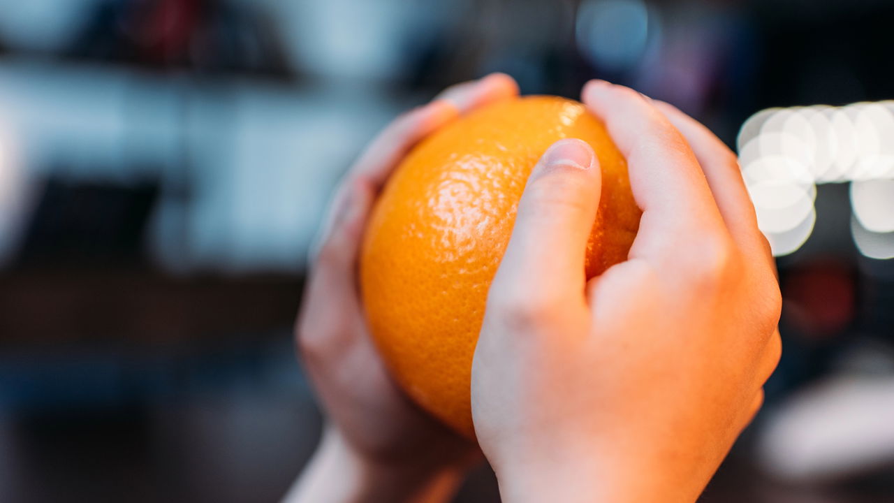 Comer laranja a noite faz mal a saúde?