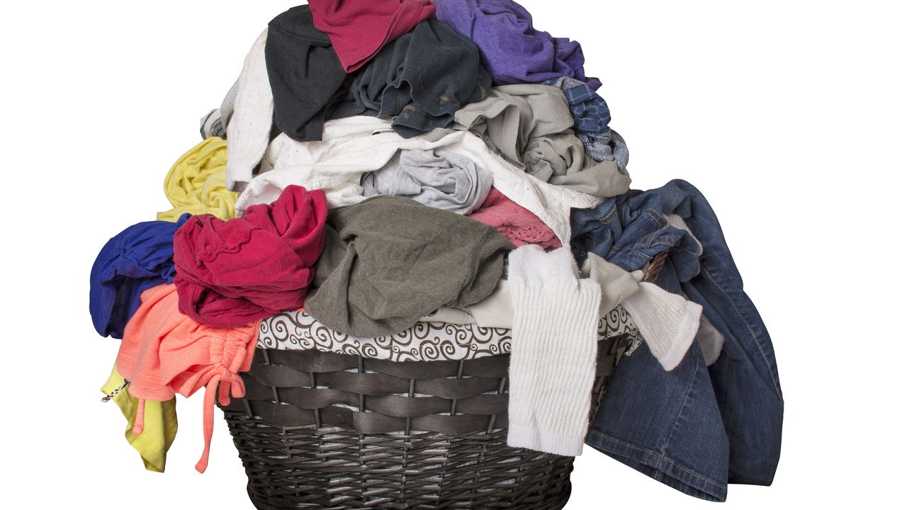 Roupas manchadas? Conheça o truque simples para tirar manchas de outras cores!