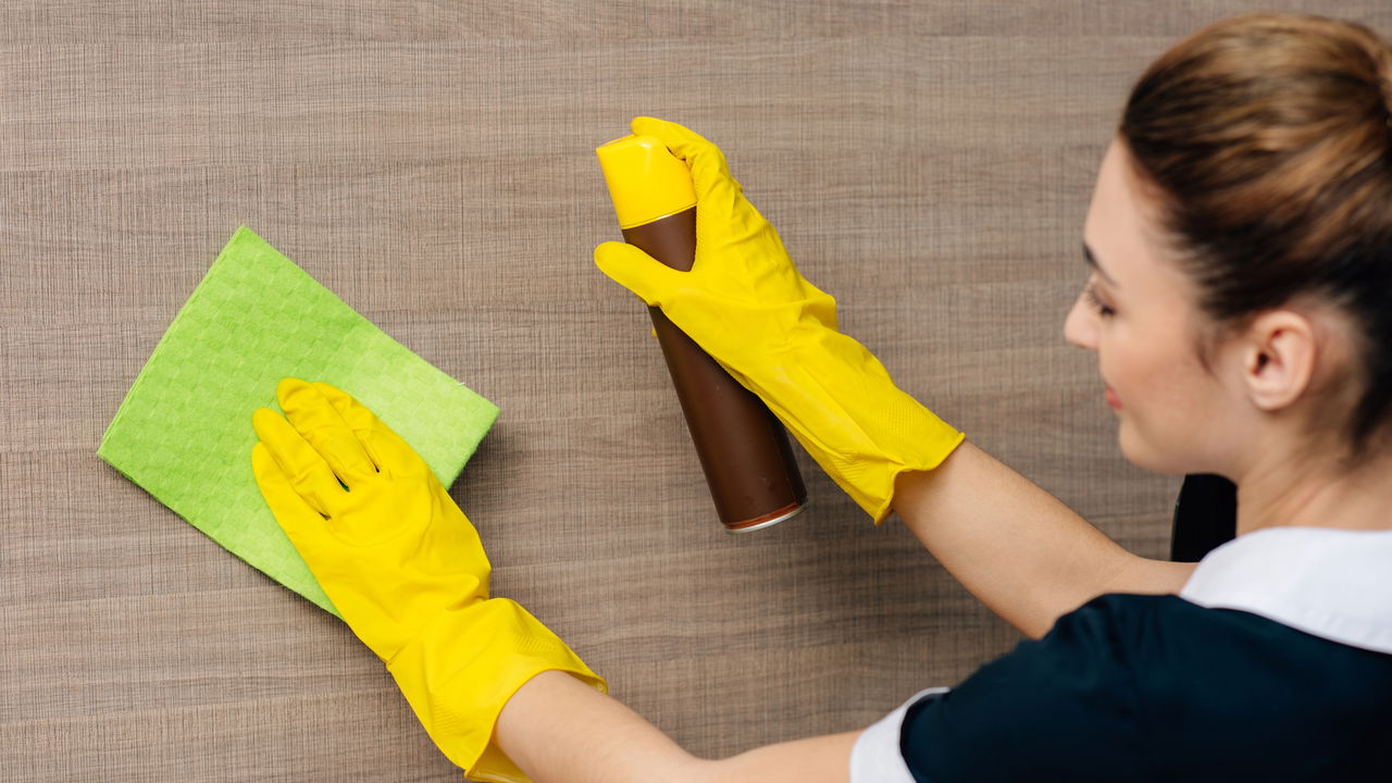 Método certeiro para limpar paredes sem danificar a pintura