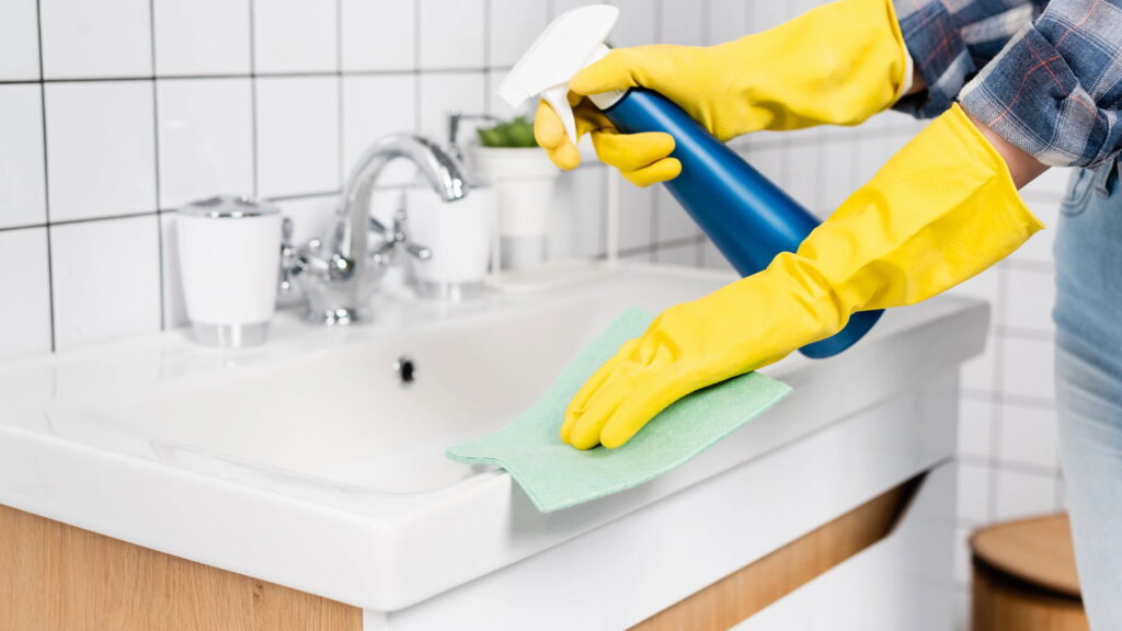 Como manter banheiro limpo sem esforço e sem cheiro ruim