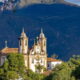 Há uma cidade em Minas onde cada pedra guarda segredos de séculos
