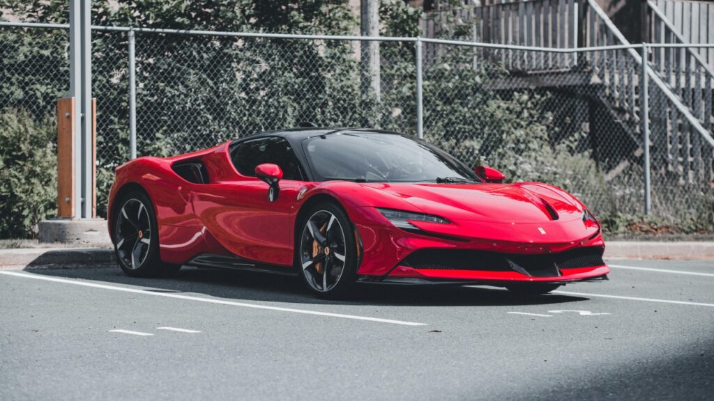 Os 3 carros mais caros que você vê rodando no Brasil