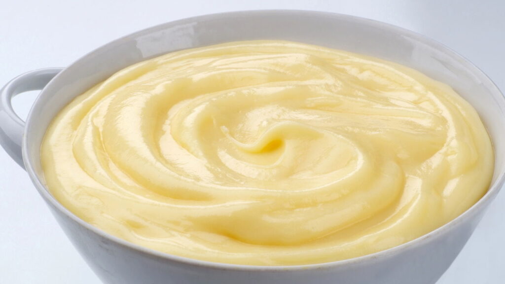 Veja como preparar pudim de limão cremoso em casa
