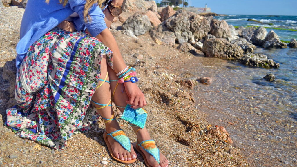 Modelos incríveis de sandálias gregas para seu look