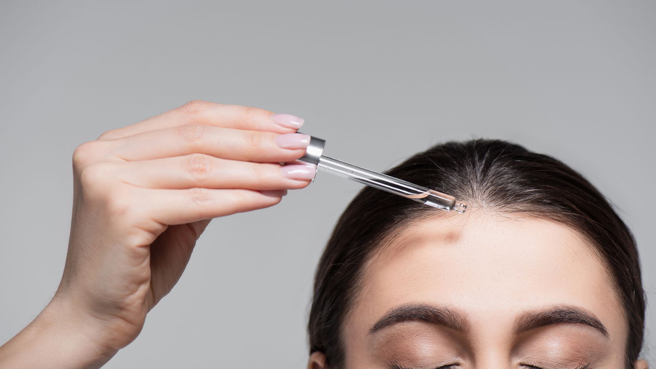 Fórmula poderosa de sérum capilar surpreende pelos resultados