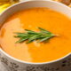 Essa sopa de abóbora turca virou febre nas redes sociais
