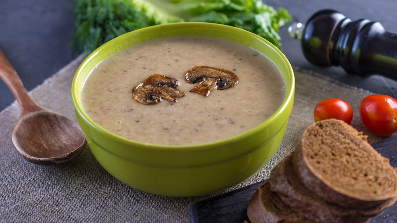 Esta sopa de cogumelos vai mudar seu inverno