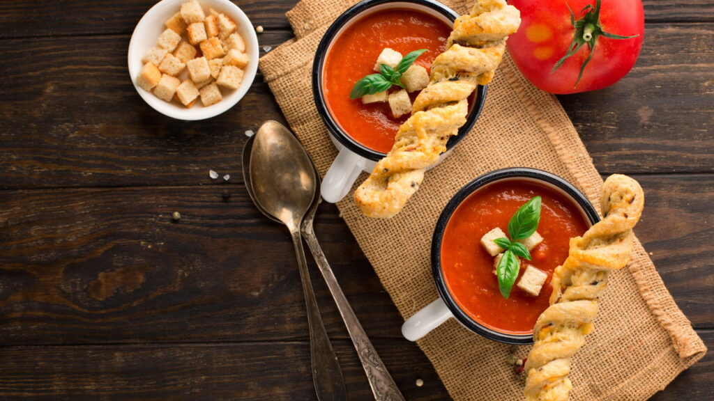 A sopa de tomate mais fácil e deliciosa que existe
