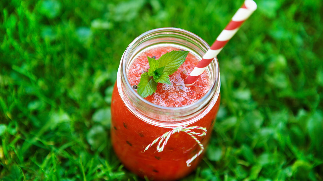 Suco com 2 ingredientes que limpa seus rins naturalmente