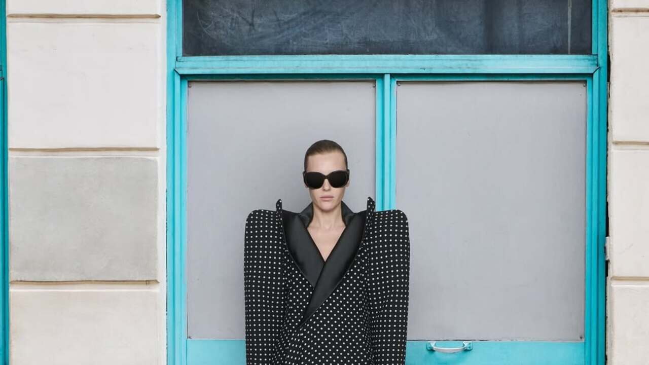 O retorno triunfal da alta-costura sob o olhar inovador de Demna Gvasalia!