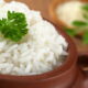 Esse truque simples deixa seu arroz soltinho como de restaurante