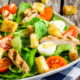 A versão mais leve e irresistível da Salada Caesar está fazendo sucesso