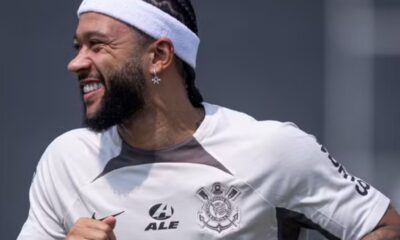 Diretoria do Corinthians teria pedido para Memphis deixar hotel luxuoso em São Paulo