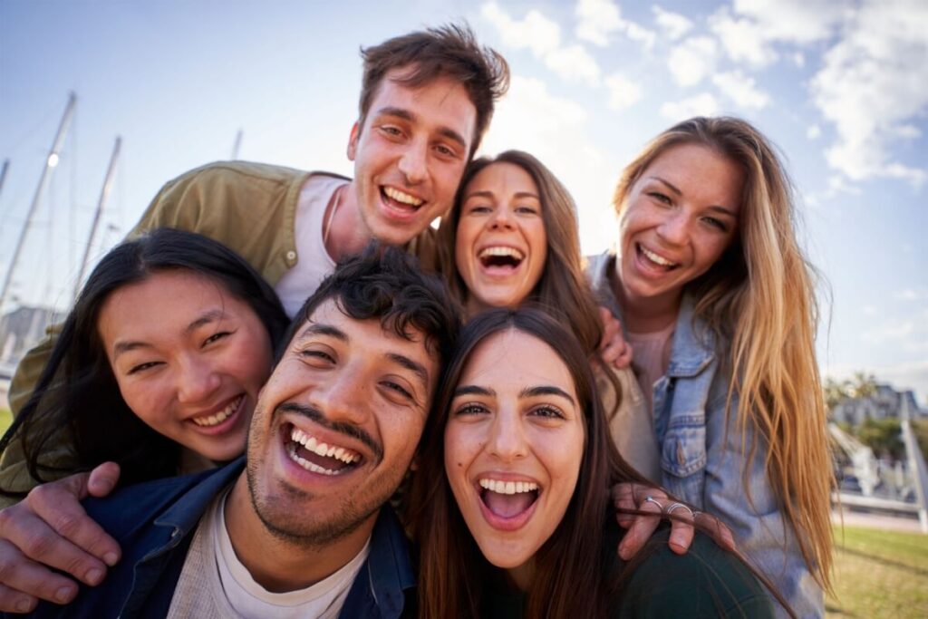 A psicologia afirma que as pessoas que chegam à meia-idade sem amigos próximos não são necessariamente antipáticas