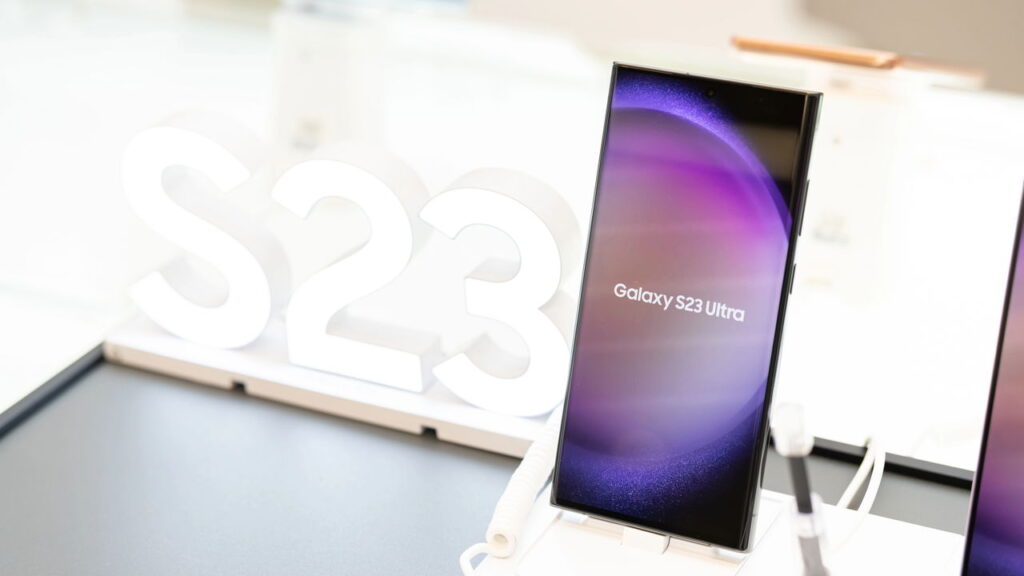 Esse Samsung transforma noite em dia com a câmera
