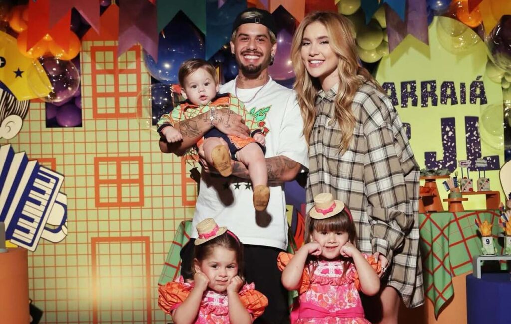 Virginia e Zé Felipe aparecem juntos com os filhos e web surta
