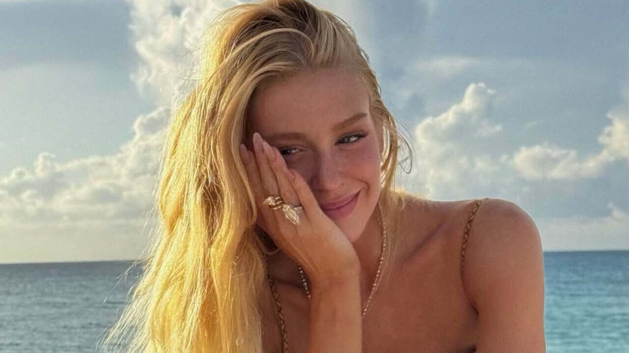 Tendências de verão com Marina Ruy Barbosa! Peças leves e estampas vibrantes