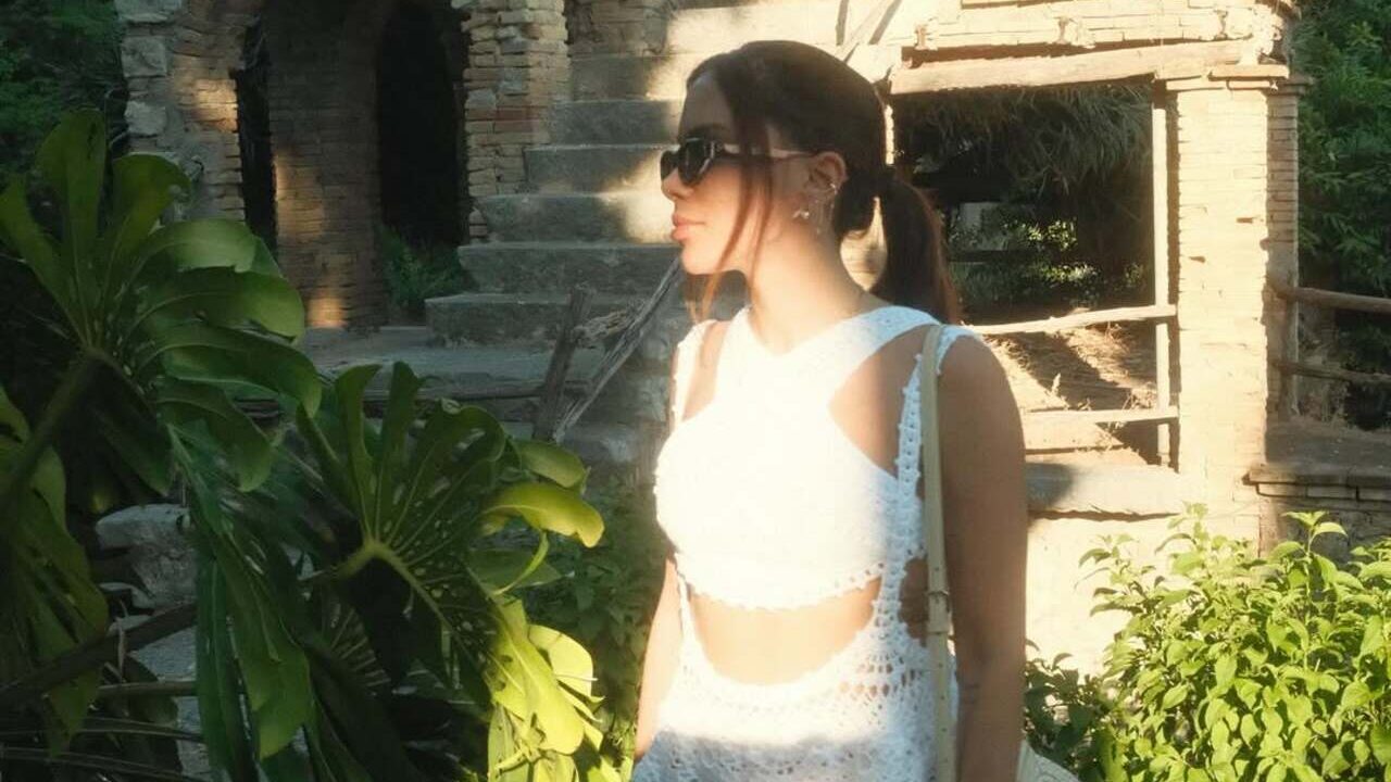 Como Anitta impulsiona a moda artesanal com look de crochê único