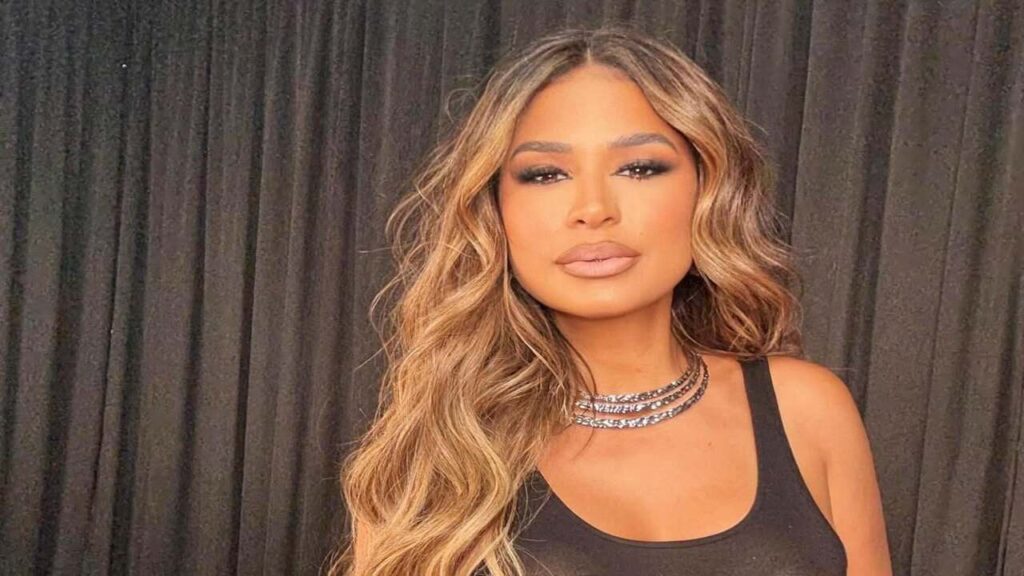 O segredo do cabelo iluminado da Simone Mendes que combina com você!