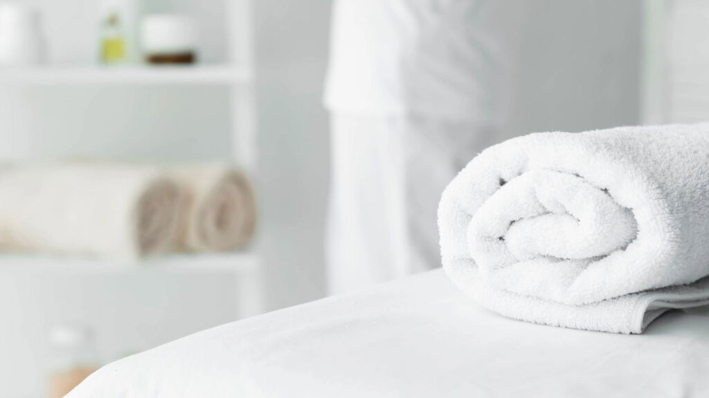 As toalhas vão ficar brancas como a neve com este método sem cloro