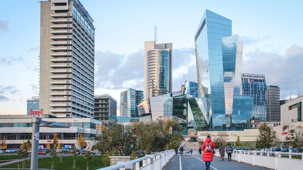 A cidade europeia que transformou arte, juventude e história em estilo de vida