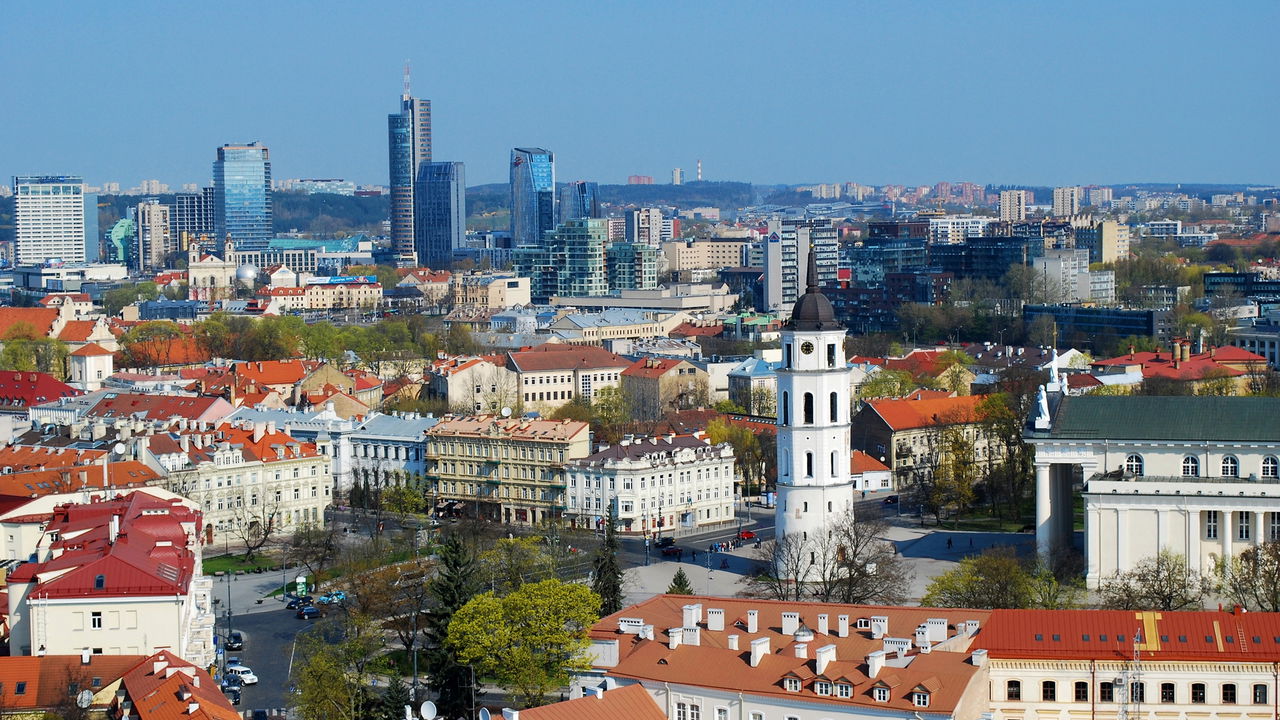 A cidade europeia que transformou arte, juventude e história em estilo de vida