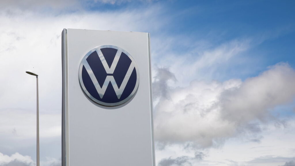 VW traz de volta o Gol com motor híbrido em 2026
